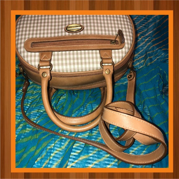 Carryland Crossbody with Handles Bag - Picture 5 of 7